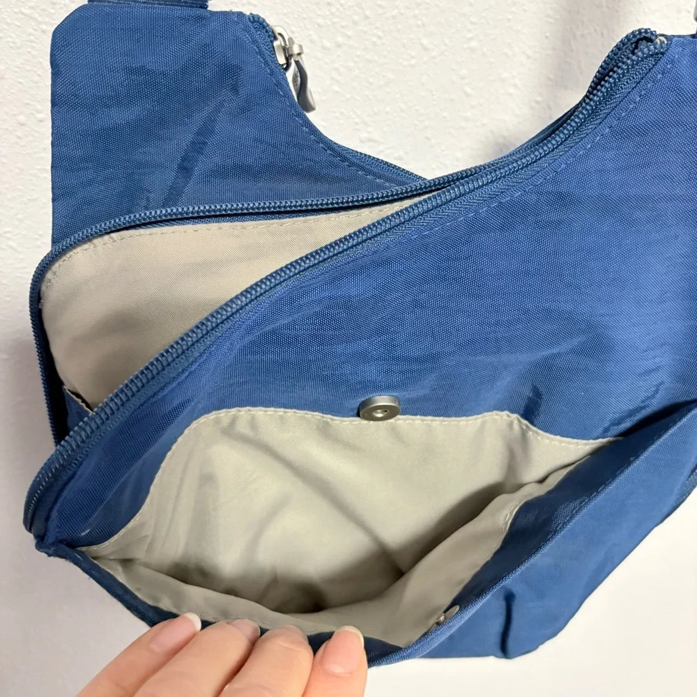 Baggallini Criss Cross Crossbody Bag – Pacific Blue – Utility Chic / Gorpcore